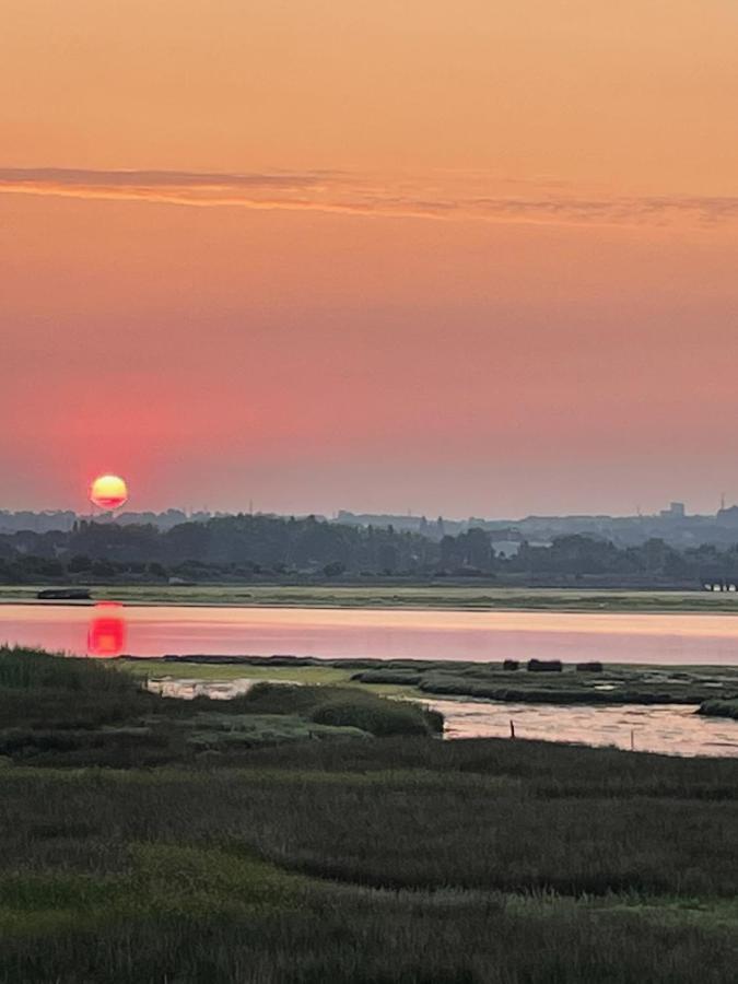 Вилла Waterfront - Holes Bay, Poole, Dorset Экстерьер фото