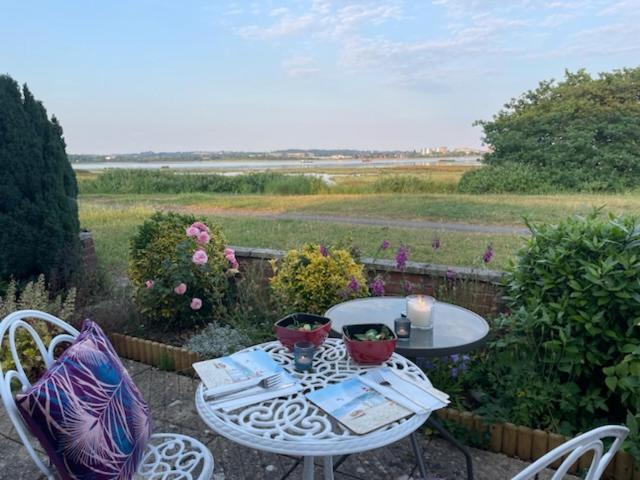 Вилла Waterfront - Holes Bay, Poole, Dorset Экстерьер фото
